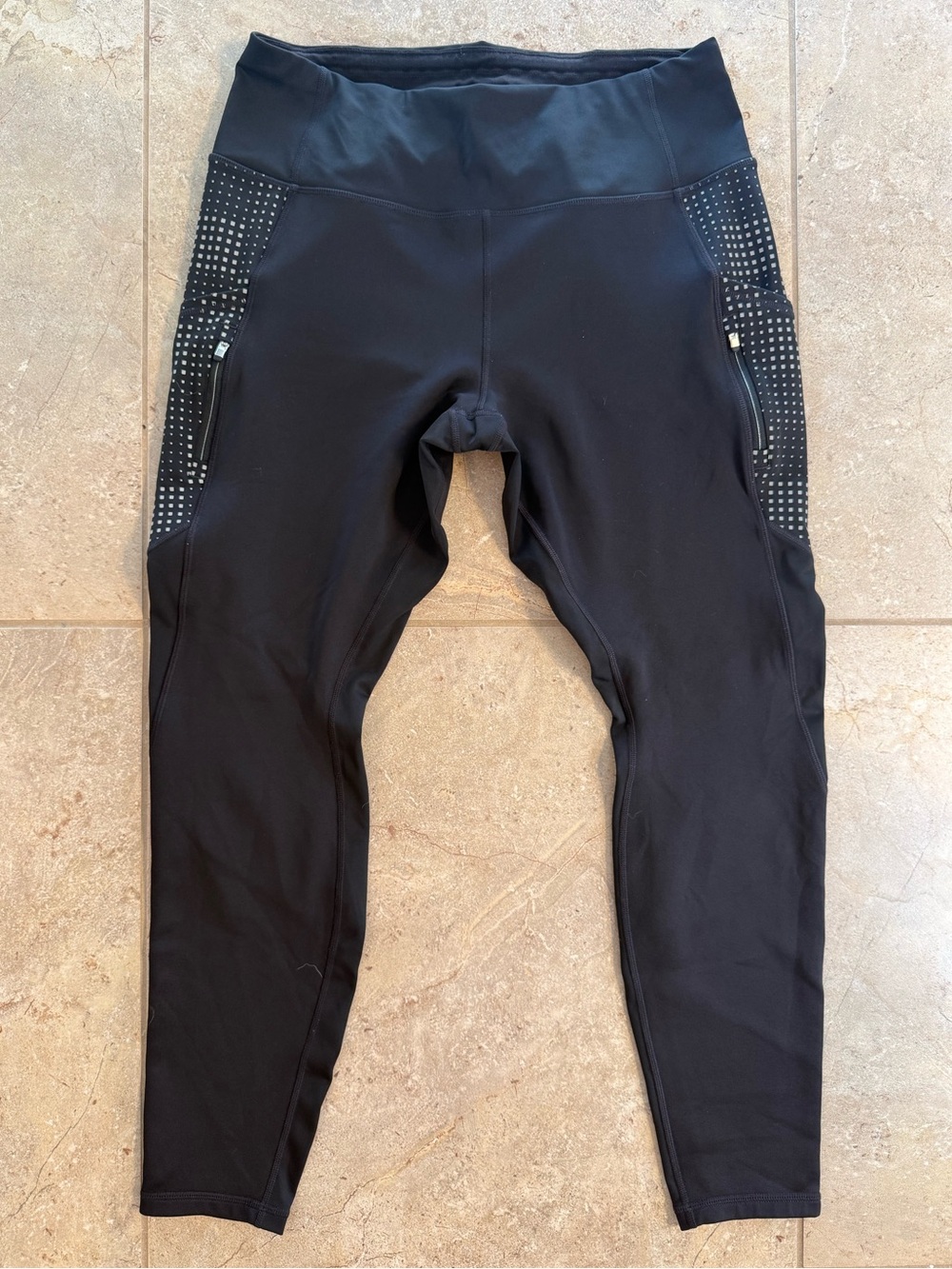 🖤▫️Athleta Black Leggings with Running Reflective Dot Side Panels Size Large